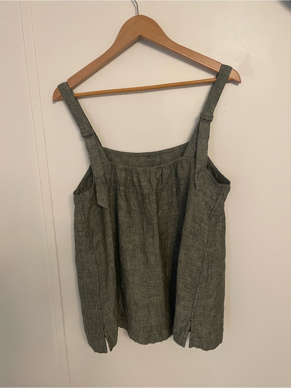 Athleta Voyager Olive Green  Square-Neck Linen Tank Adj. Straps Size L Gorpcore - Picture 4 of 9